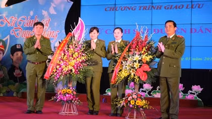 Giỏi việc nước, đảm việc nhà