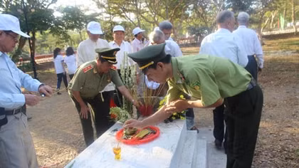 300 cựu tù Chính trị tham gia Lễ kỷ niệm 40 năm giải phóng Côn Đảo