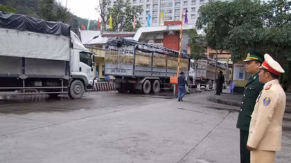 Tăng giờ thông quan, điều tiết giao thông nhằm giảm tải ùn tắc xe chở hoa quả xuất khẩu