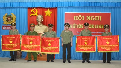 Đoàn kết, chủ động, kỷ cương, trách nhiệm, hiệu quả hoàn thành tốt nhiệm vụ đảm bảo ANTT