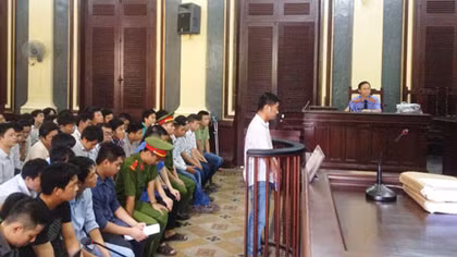 51 bị cáo trong đường dây đánh bạc ‘khủng’ M88 lãnh án giam