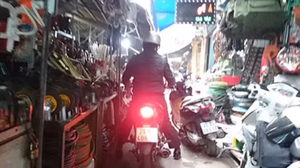 Muôn mặt “chợ Giời”: “Hơi thở” của đường phố (bài 1) 