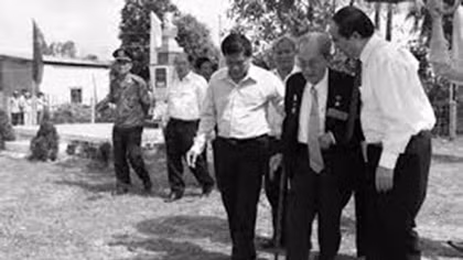  Cống hiến cả cuộc đời cho dân tộc 