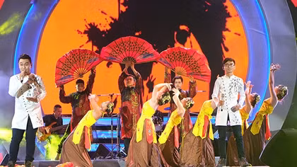 2 đội cuối cùng lọt vào đêm chung kết toàn quốc “Hành trình bài ca sinh viên 2015”