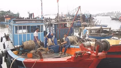 Vươn khơi, bám biển Hoàng Sa mùa cuối năm 
