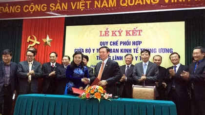 Ký kết phối hợp công tác trong lĩnh vực kinh tế y tế