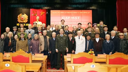 Gặp mặt cán bộ cấp cao đã nghỉ hưu nhân dịp Tết Nguyên đán Ất Mùi 2015