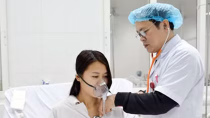 Gia đình đốt than chống rét, bé gái 18 tháng tuổi tử vong