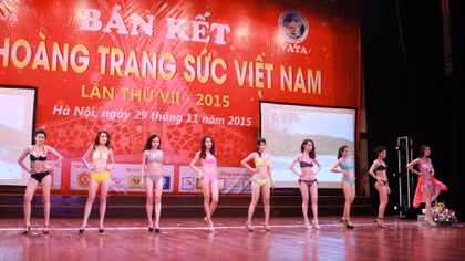Thí sinh khoe sắc trong đêm bán kết cuộc thi Nữ hoàng trang sức 2015