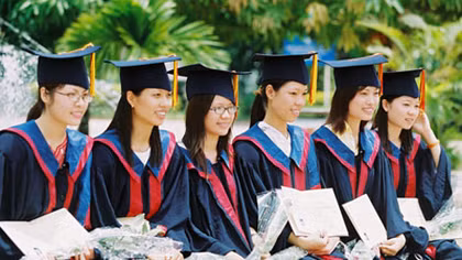 Bằng cấp: Phương tiện, mục đích hay tư cách khoa học?