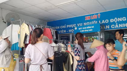 Có một nơi hàng hóa đều bán giá 2.000 đồng