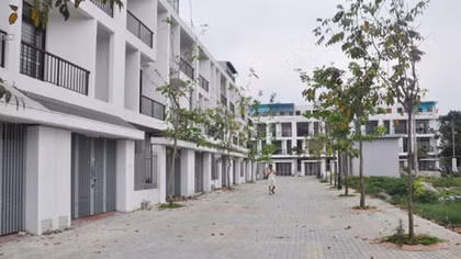 Bi hài hàng trăm hộ dân "khát nước" ở khu đô thị cao cấp