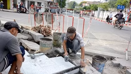 1.000 tỷ lát đá vỉa hè: Ngân sách hạn hẹp chớ “vung tay quá trán“!