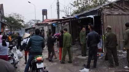 Thù tức hàng xóm đốt ki ốt gây cháy chợ