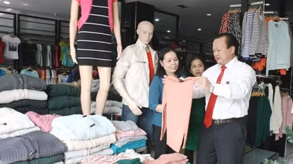 Tưng bừng khai trương 2 phố chuyên doanh