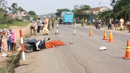 Một giáo viên tử nạn vì xe khách lấn đường vượt ẩu 