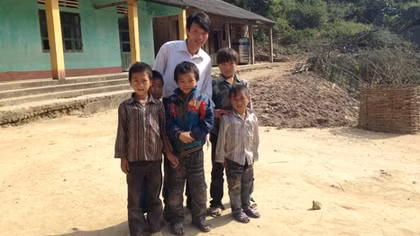 Hãy giúp thầy giáo người Mông chữa bệnh hiểm nghèo