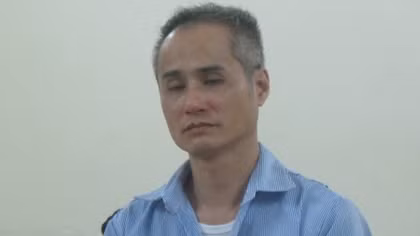 Mang xăng dọa, vô tình thiêu cháy người tình