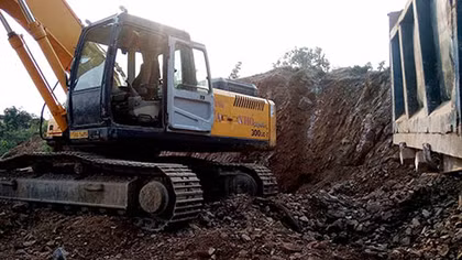 Lợi dụng được giao san lấp mặt bằng khai thác trái phép khoáng sản