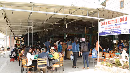 Ấm lòng với quán cơm 2.000 đồng tại Đà Lạt