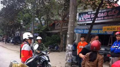 Say rượu lái xe máy đâm bị thương một phụ nữ rồi bỏ chạy