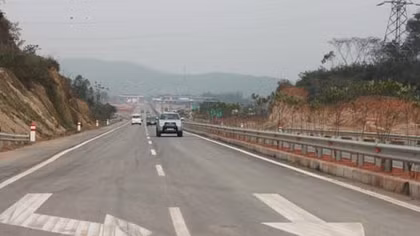 Đầu tư xây dựng cao tốc nối Tuyên Quang với Nội Bài - Lào Cai