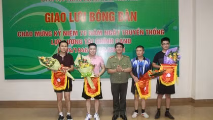 Giao lưu bóng bàn chào mừng Kỷ niệm ngày Truyền thống lực lượng tài chính CAND