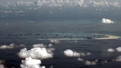 Philippines yêu cầu Trung Quốc tôn trọng phán quyết về vụ kiện Biển Đông