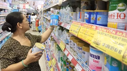Bao giờ người tiêu dùng mới được minh bạch thông tin về sữa?