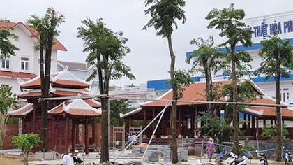 Buộc tháo dỡ căn nhà gỗ “khủng” xây dựng trái phép