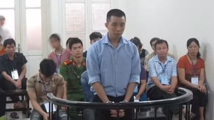 Bị đánh vì chửi bậy nên rủ đồng bọn đi giết người