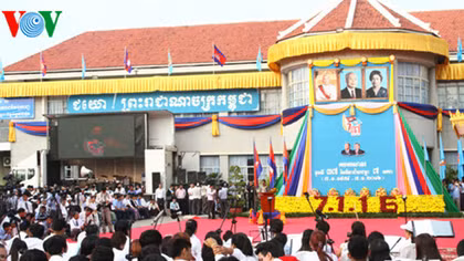  Thủ tướng Campuchia đánh giá cao sự giúp đỡ của quân tình nguyện Việt Nam