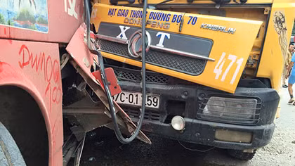 Hỗn chiến sau vụ tại nạn giao thông trên QL lA