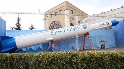 Iran thử tên lửa mới Simorgh khiến Lầu Năm Góc “nóng mặt”