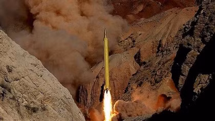 Cựu Ngoại trưởng Clinton kêu gọi cấm vận Iran sau vụ thử tên lửa