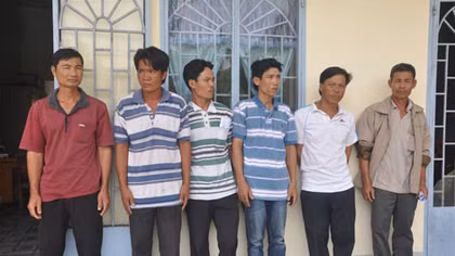 Bắt tạm giam 6 đối tượng đánh bạc