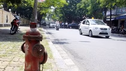 Hà Nội lắp đặt thêm 500 trụ, điểm lấy nước chữa cháy