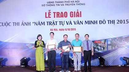 Trao giải cuộc thi viết “Năm trật tự văn minh đô thị 2015” 
