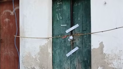 Đôi nam nữ chết trong phòng trọ khóa trái cửa