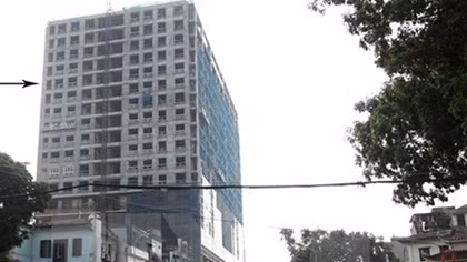 Cưỡng chế tháo dỡ phần sai phạm tại Dự án số 8B Lê Trực