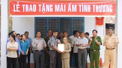 Mái ấm tình thương cho người nghèo dịp cận tết