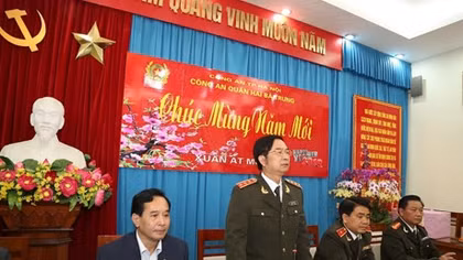 Thứ trưởng Thường trực Đặng Văn Hiếu kiểm tra công tác đảm bảo ANTT tại Công an quận Hai Bà Trưng, Hà Nội