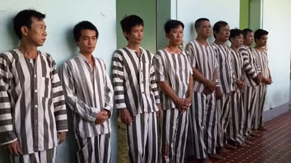 Triệt phá trường gà, bắt quả tang 25 con bạc