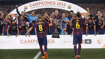 Messi lập cú đúp, Barca vô địch Cup Nhà Vua