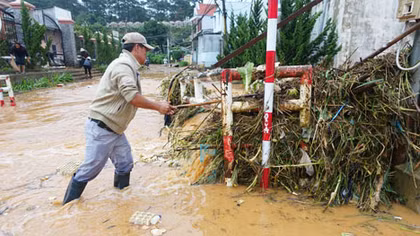 Đà Lạt: Mưa lớn cha xứ giáo xứ Chi Lăng bị nước cuốn tử vong