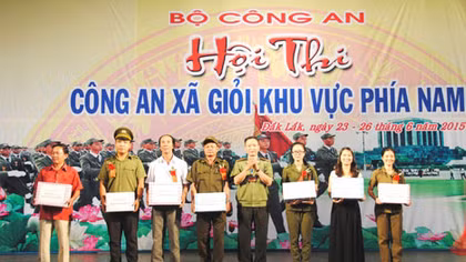 Bế mạc Hội thi Công an xã giỏi Khu vực phía Nam