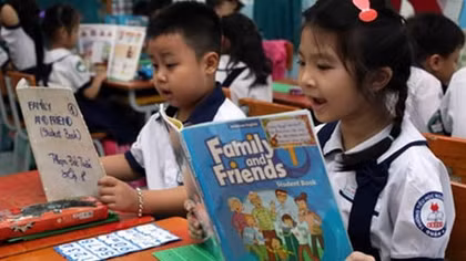 Đôi điều băn khoăn về “yếu tố Việt Nam” trong giáo trình tiếng Anh