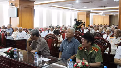 Gặp mặt cán bộ hưu trí nhân kỷ niệm 70 năm Ngày truyền thống CAND Việt Nam