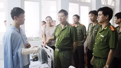 Bắt ma túy, một thiếu tá Công an bị thương