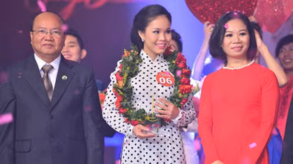 Lâm Ngọc Hoa đoạt giải quán quân ‘Solo cùng Bolero’